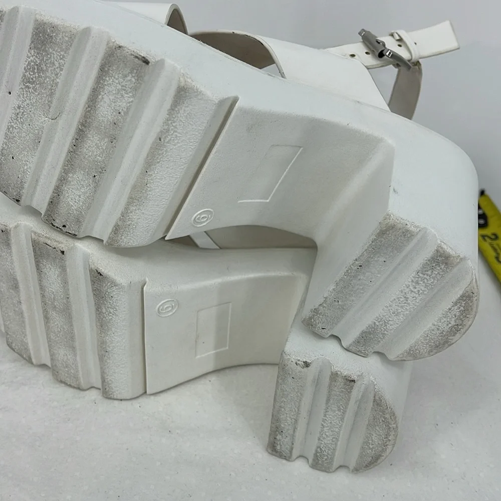 ALTAR’D STATE SIZE 6 Women's White Platform Sandals